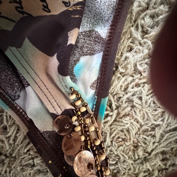 Bikini  has real shells - Picture 2 of 3